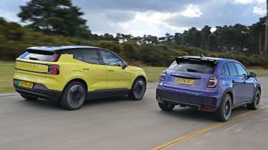 Abarth 600e and Volvo EX30 - rear tracking 