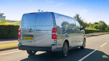 Peugeot E-Expert - rear tracking