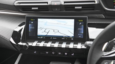 Peugeot 508 SW Sport Engineered vs BMW 330e xDrive Touring - 508 infotainment screen