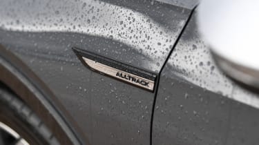 Volkswagen Golf Alltrack - side badge