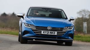 Volkswagen Arteon eHybrid - front cornering