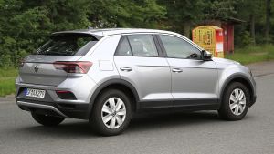 Volkswagen T-Roc - spyshot 6