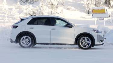 Volkswagen T-Roc R (camouflaged) - side