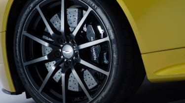 Aston Martin V12 Vantage S wheel