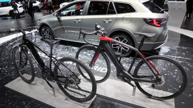 Toyota Corolla Trek - Geneva bikes