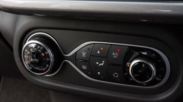 Triple test – Renault Twingo - central controls