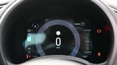 Fiat 500e Giorgio Armani Collector&#039;s Edition - digital drivers display