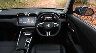 MG ZS - dashboard