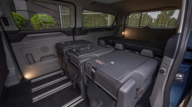 Ford Tourneo Custom - seat layout