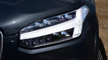 Volvo XC90 - headlight