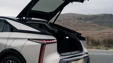 DS No8 Hybrid - boot lid