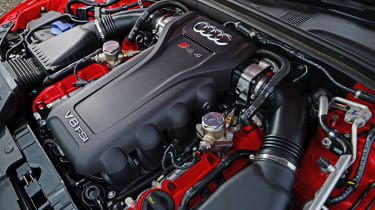 Audi RS4 - engine