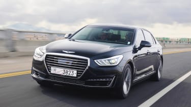 Genesis G90 front tracking cropped