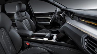 Audi e-tron - front seats