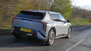 Kia EV4 - rear tracking