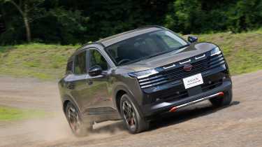 New Nissan Kicks Rock Creek - front tracking 