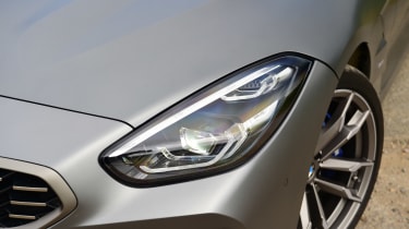 BMW Z4 M40i - front light