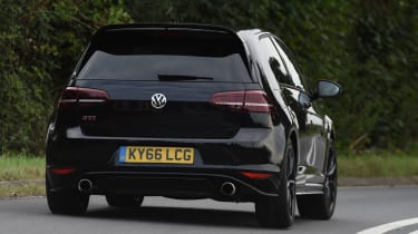 Volkswagen Golf GTI Clubsport UK 2016 - rear cornering