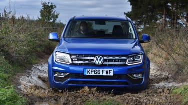 Volkswagen Amarok pick-up 2016 - wading