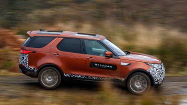 Land Rover Discovery prototype - side action