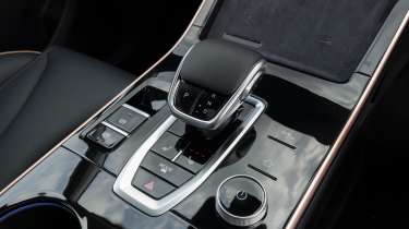 2024 Omoda 5 prototype - centre console 