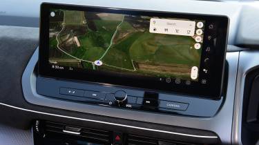 Nissan Qashqai - infotainment screen 