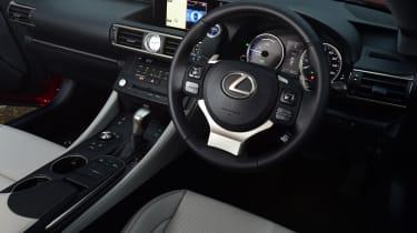 Lexus RC 300h 2016 - interior
