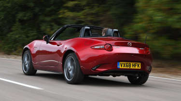 Used car hunter: sporty convertibles - Mazda MX-5, rear tracking 