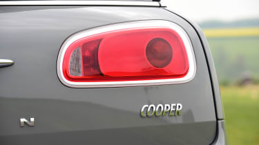 MINI Cooper Black Clubman - Cooper badge