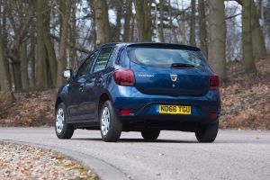 Dacia Sandero facelift - rear cornering