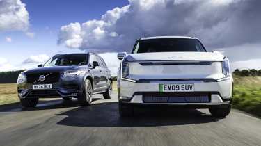 Kia EV9 and Volvo XC90 - front tracking