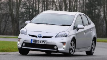 Toyota Prius plug-in 2013 front action
