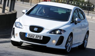 SEAT Leon front cornering