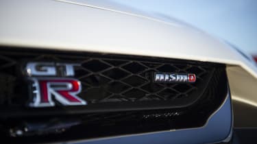 Nissan GT-R NISMO - badge