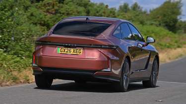 Lexus ES UK - rear cornering