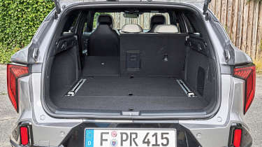 Kia K4 Sportswagon - boot