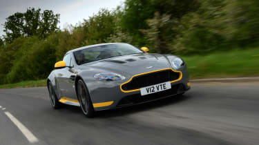 Aston Martin V12 Vantage S - front tracking