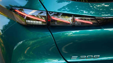 Peugeot E-308 - tail light detail