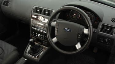 Ford Mondeo dash