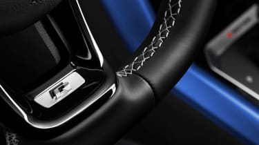 Volkswagen T-Roc R - steering wheel detail studio