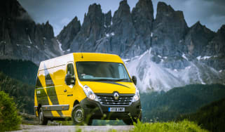 Renault Master Team behind the scenes episode 3