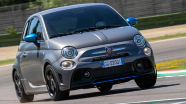 Abarth F595 - front action