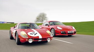 Porsche Cayman R vs 904 header