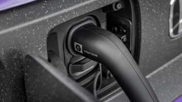 Honda Super-N - charging cable