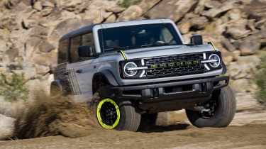 Ford Bronco RTR - front drifting