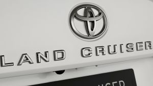 Toyota Land Cruiser - Land Cruiser badge
