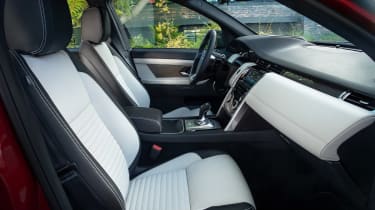 Land Rover Discovery Sport - front seats