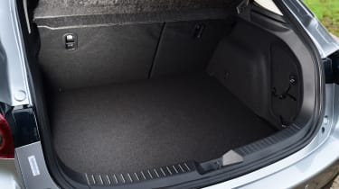 Mazda 3 hatchback 2016 SKYACTIV Diesel - boot space