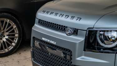 Land Rover Defender OCTA - Front end