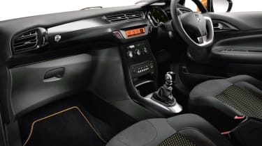 Citroen-DS3-DSign-Noire-by-Benefit-interior